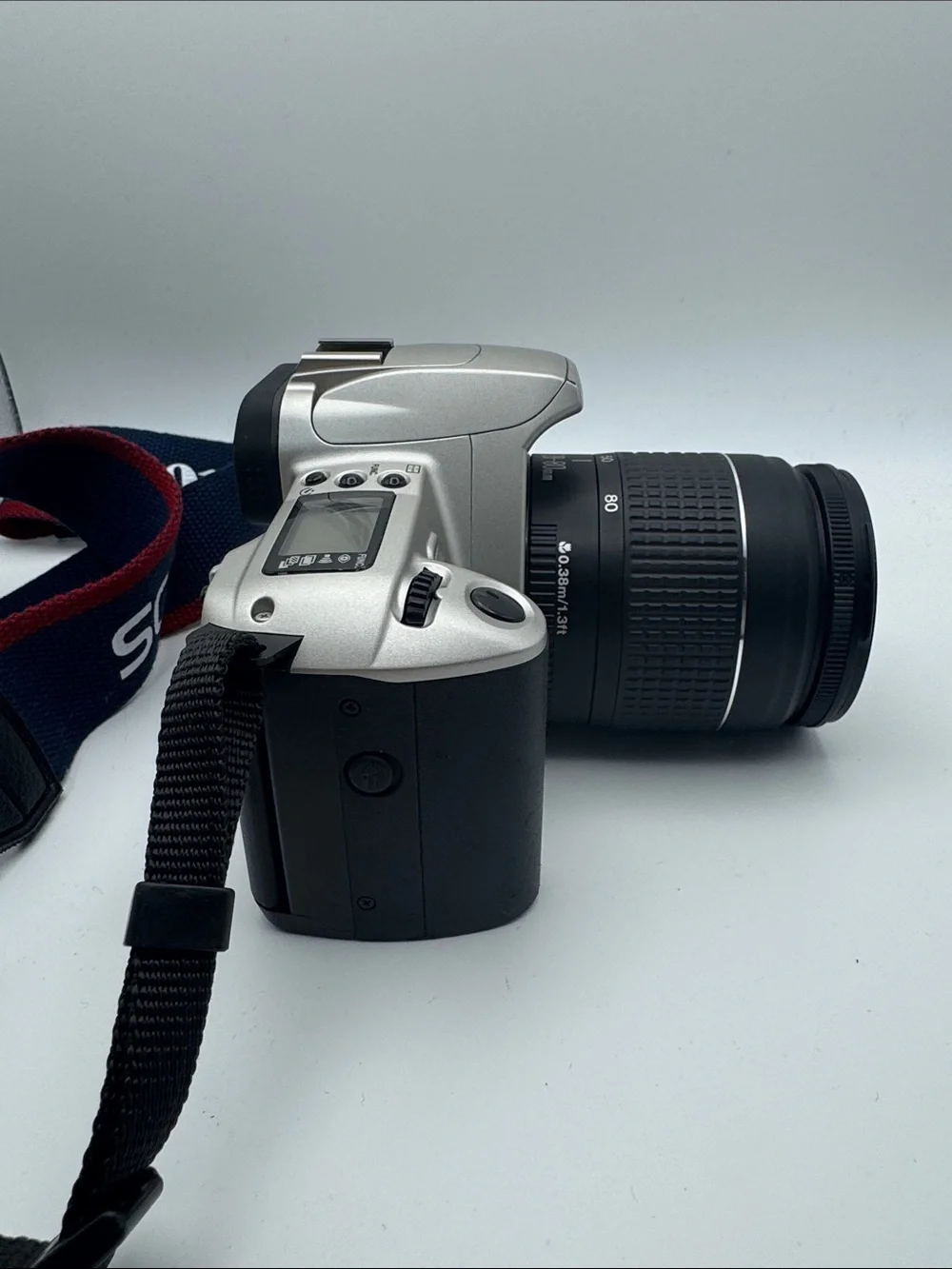 Canon Rebel 2000 Film Camera with 28-80mm Canon Auto Focus Zoom Lens with Bag